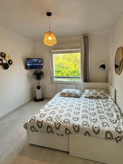 First Apartment Bourges Luaran gambar